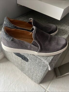 UGG Australia Cas Suede Charcoal Grey Slip-On Sneaker